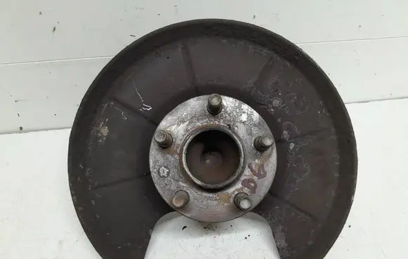 Rear wheel hub