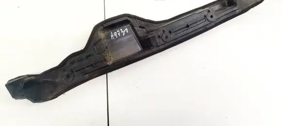 Front bumper mounting bracket