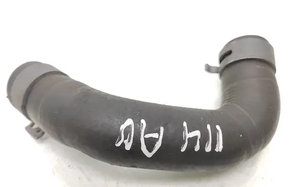Volkswagen PASSAT B6 Engine coolant pipe/hose