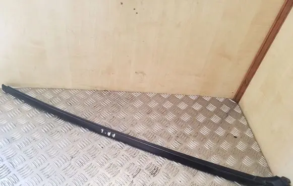 Toyota Avensis Verso Windshield trim