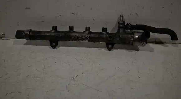 Mercedes-Benz B W245 Fuel main line pipe 9307Z522A00
