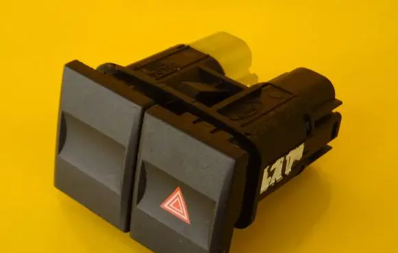 Ford Mondeo Mk III Hazard light switch 2S7T-13A350-EA 2S7T13A350EA