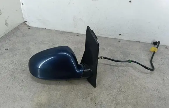Volkswagen Golf Plus Front door electric wing mirror 