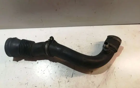Volvo V70 Turbo air intake inlet pipe/hose 30769233 30714480