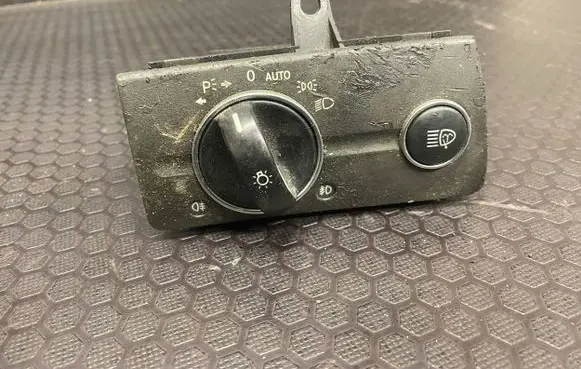 Mercedes-Benz E W211 Light switch 2115450104
