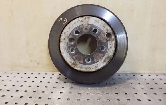 Land Rover Discovery 3 - LR3 Rear brake disc