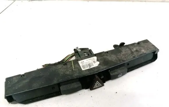 Opel Astra H Hazard light switch 13100105xf 03758075
