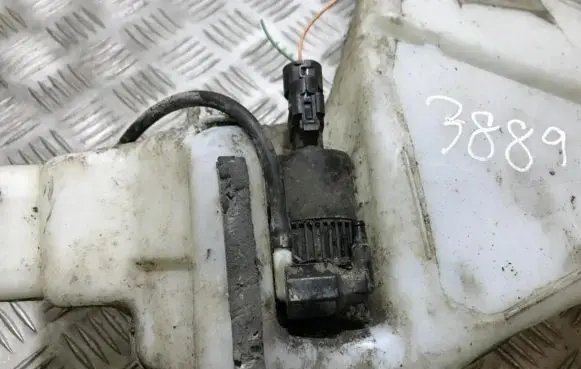 Renault Scenic I Windscreen/windshield washer pump
