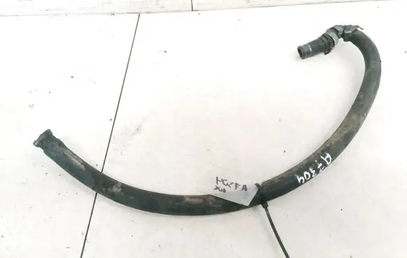 Audi A4 S4 B5 8D Engine coolant pipe/hose