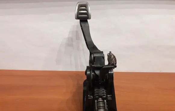 Volkswagen Golf VII Accelerator throttle pedal 5Q2721059 7303