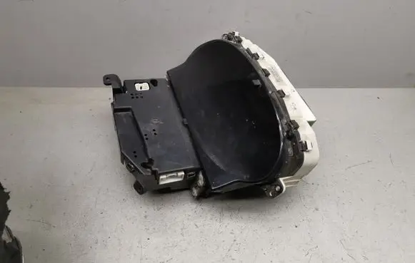 Toyota Yaris Verso Speedometer (instrument cluster) 8380052510 4573000420