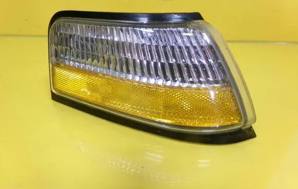 Pontiac Trans Sport Front indicator light 16511224