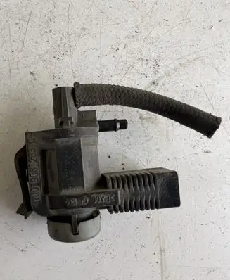 Audi A4 S4 B6 8E 8H Turbo solenoid valve 1J0906283C 1J0906283