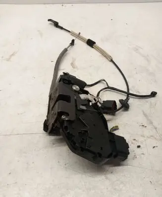 Volvo XC60 Front door lock 30799315 A048069