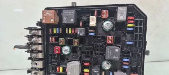 Opel Astra K Fuse box set 812461952