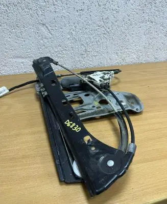 Mercedes-Benz C W203 Rear door window regulator with motor 119650105 D6830