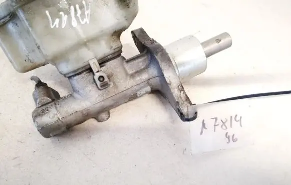 Skoda Octavia Mk2 (1Z) Master brake cylinder