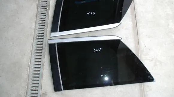 Mercedes-Benz GL X164 Rear side window GL164 225KM 2008R