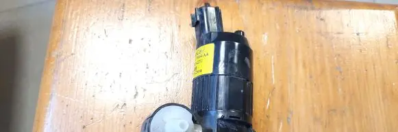 Ford Mondeo MK V Windscreen/windshield washer pump DV6117664AA