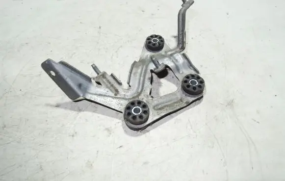 BMW 3 E90 E91 ABS pump bracket 3450678128201 678128201 6781282