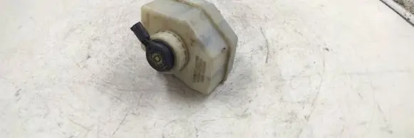 BMW X3 E83 Brake fluid reservoir 