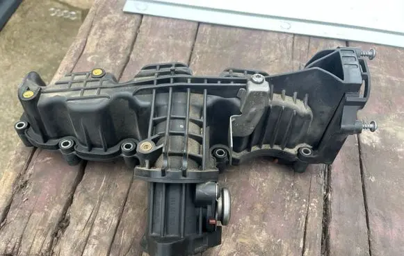 Audi A1 Intake manifold 03L129711AQ 03L129711