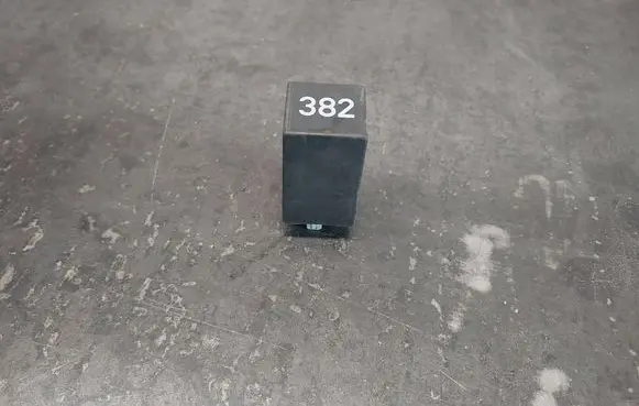 Audi A4 S4 B5 8D Other relay 4D0907131 382