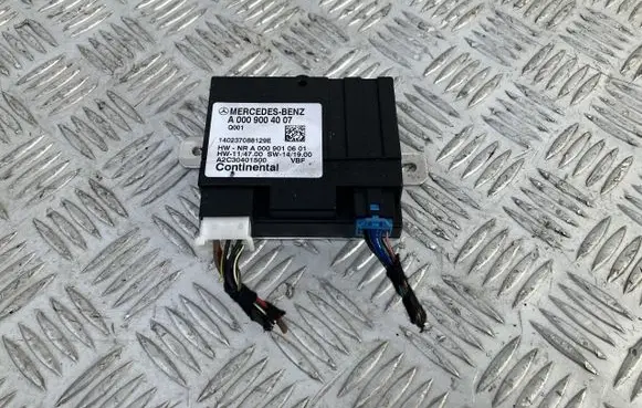 Mercedes-Benz C W205 Fuel pump relay A0009004007