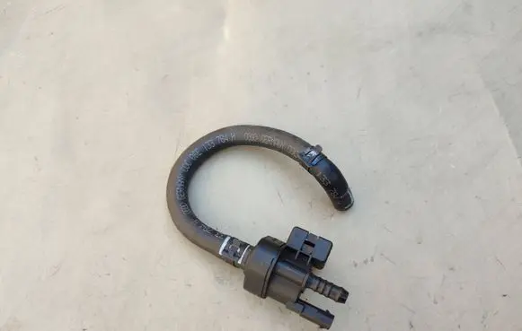 Audi A4 S4 B8 8K Vacuum valve 06H906517G