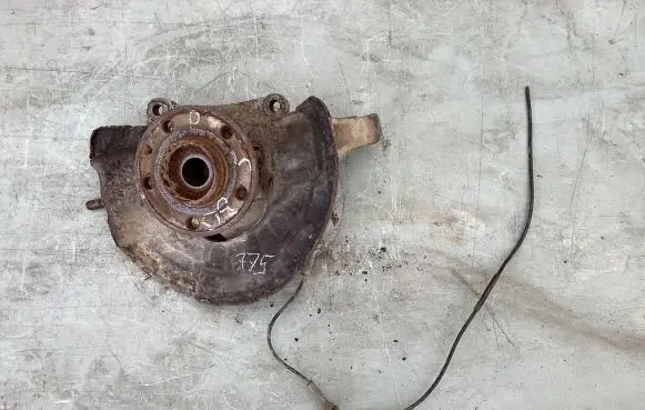 Volvo S80 Front wheel hub 9461943