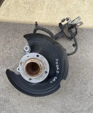 Opel Mokka B Rear wheel hub 9828723880