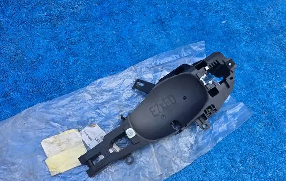 BMW X3 F25 Front door exterior handle/bracket 7193263