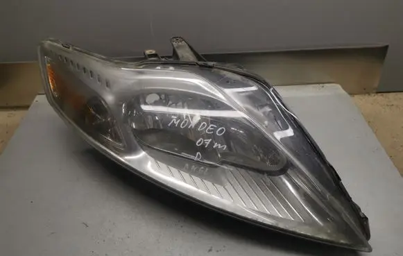 Ford Mondeo MK IV Headlight/headlamp