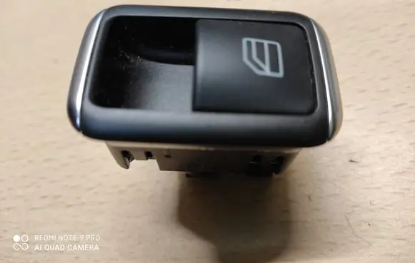 Mercedes-Benz B W246 W242 Electric window control switch A2049058102