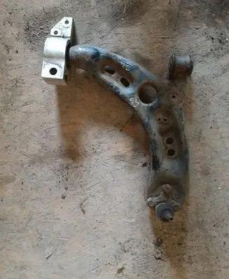 Volkswagen Golf VI Front lower control arm/wishbone
