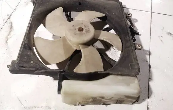 Honda Jazz Radiator cooling fan shroud