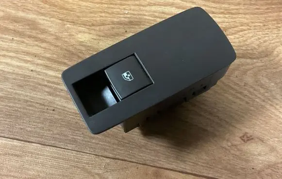 Opel Insignia A Electric window control switch 13222231