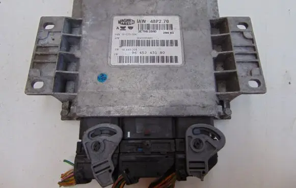 Peugeot 206 Engine control unit/module 9645243180 9645989480