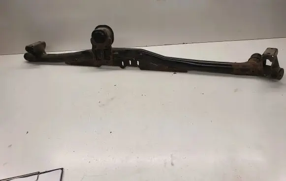 Audi A8 S8 D3 4E Engine mounting bracket 4E0199335G