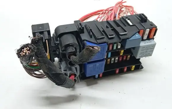 Renault Fluence Fuse box set 1801330-1