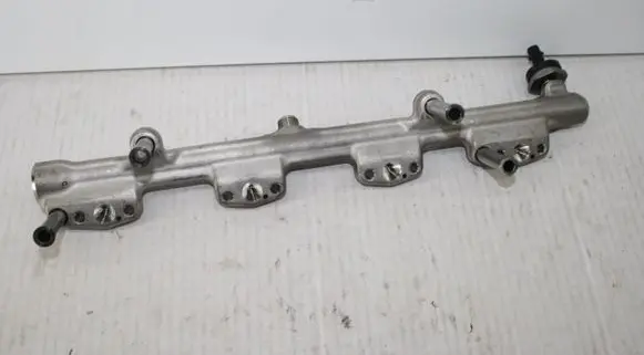 BMW X1 U11 Fuel main line pipe 8665633