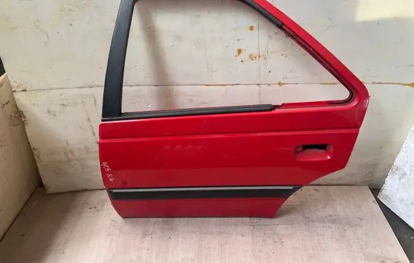 Peugeot 405 Rear door