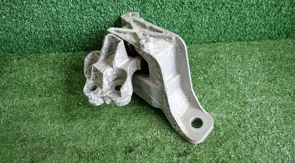 Ford Focus Engine mount bracket JX616F012AG