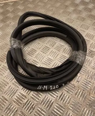 Nissan Murano Z51 Rear door rubber seal (on body) 