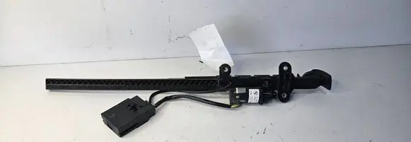 BMW 3 E92 E93 Seat belt adjustment motor 9165378 10237710 913504100