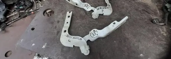 Seat Ateca Engine bonnet/hood hinges 575823301A
