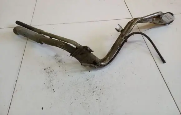Ford C-MAX II Fuel tank filler neck pipe 