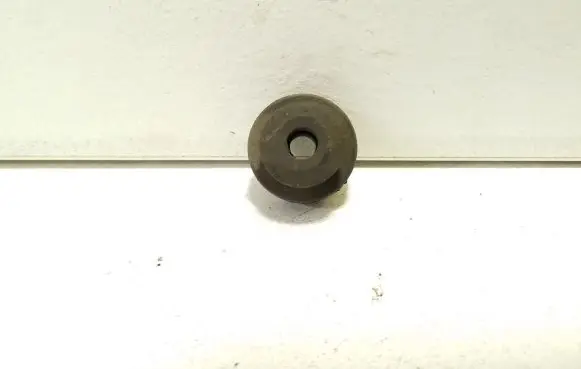Radiator mount bracket