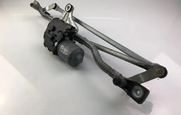 Volvo V40 Wiper motor 1397220668