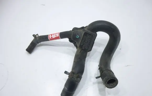 Engine coolant pipe/hose